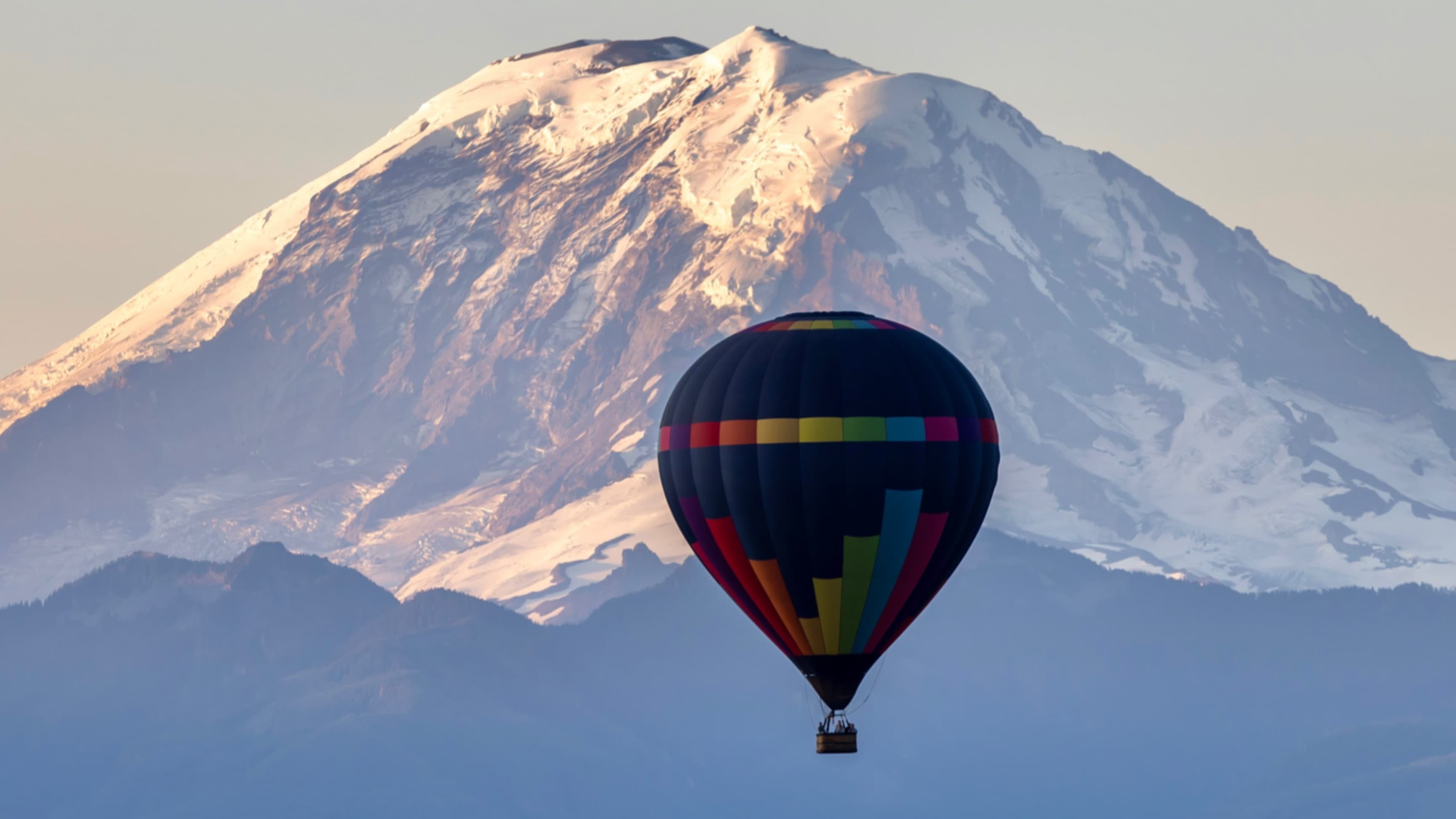 How high do hot air balloons fly